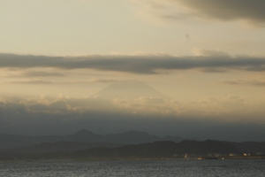 江ノ島大橋からの富士山